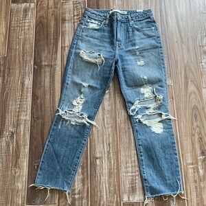 Lovers & friends High Rise Tappered Jean SZ 27
100% cotton